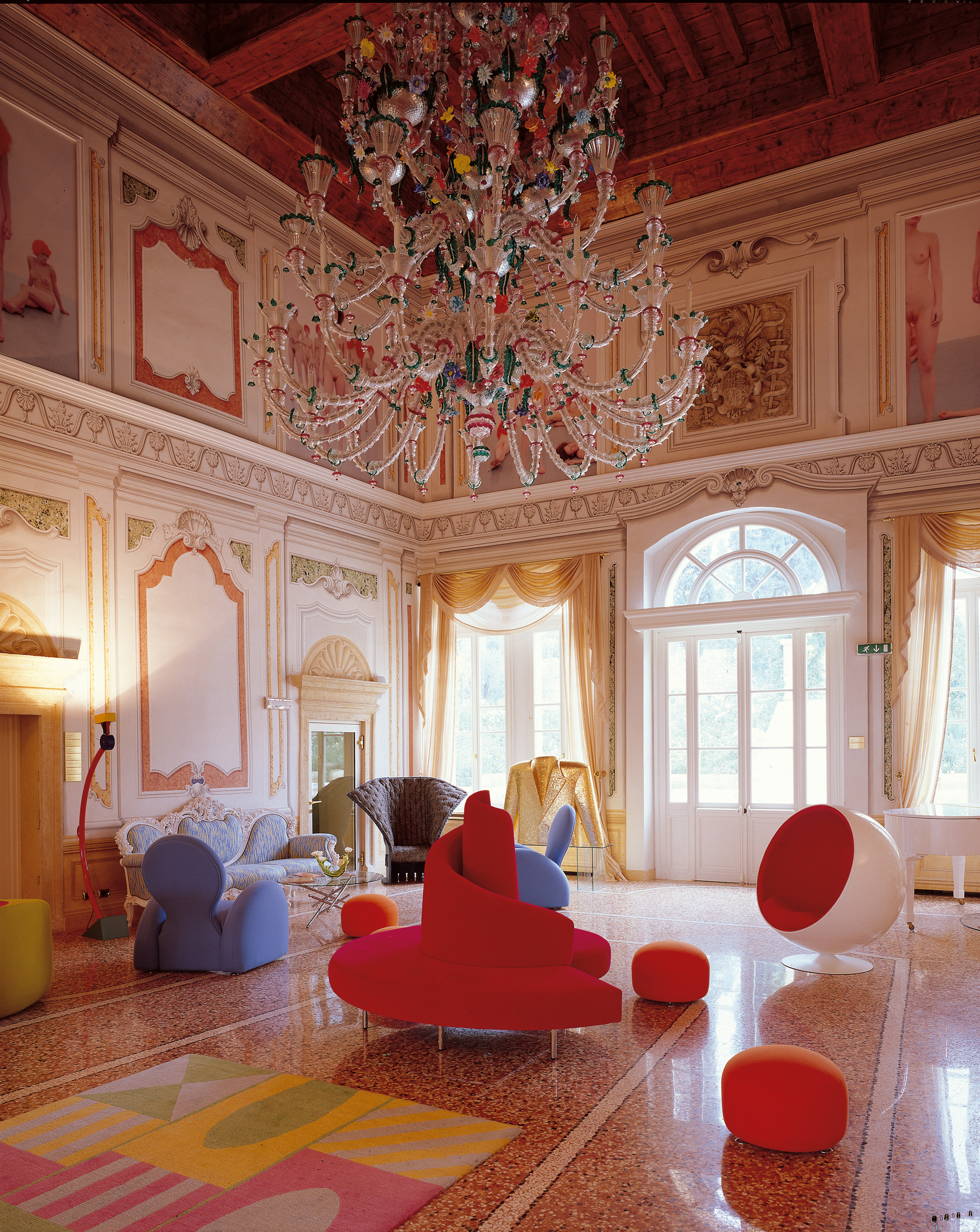 Oggetti di design in una villa antica