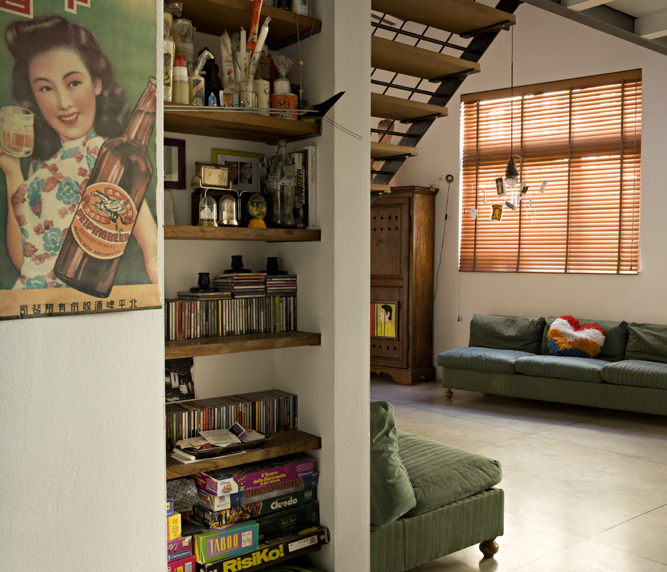 Alcuni dei tanti oggetti vintage sparsi per la casa