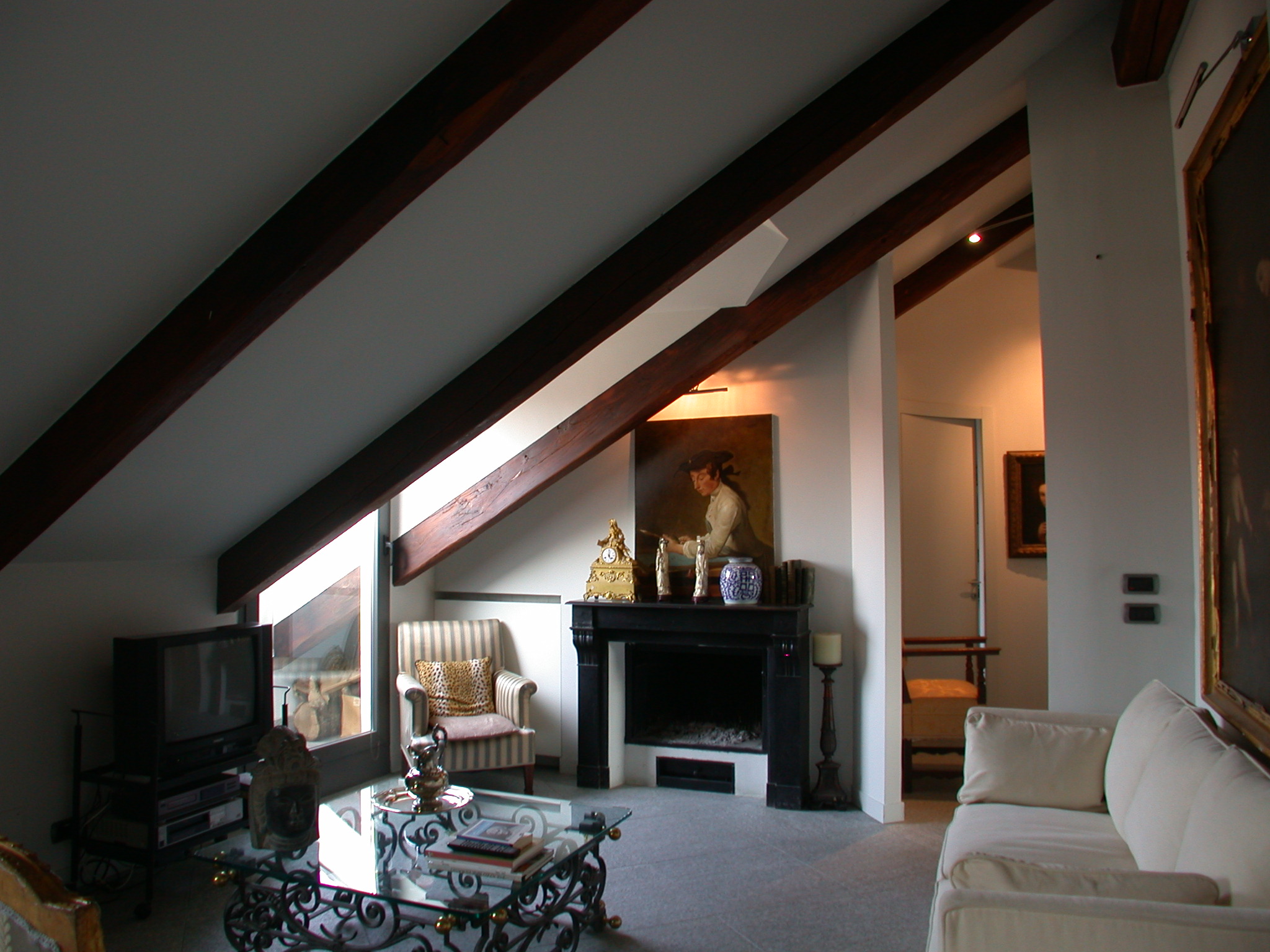 Il salotto dopo la prima ristrutturazione